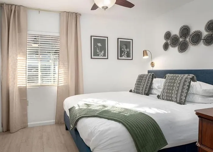 Blue Agave - Chic & Stylish With Pool Putt & Games