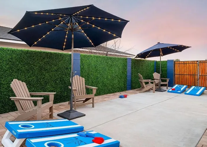 Blue Agave - Chic & Stylish With Pool Putt & Games Holiday home *